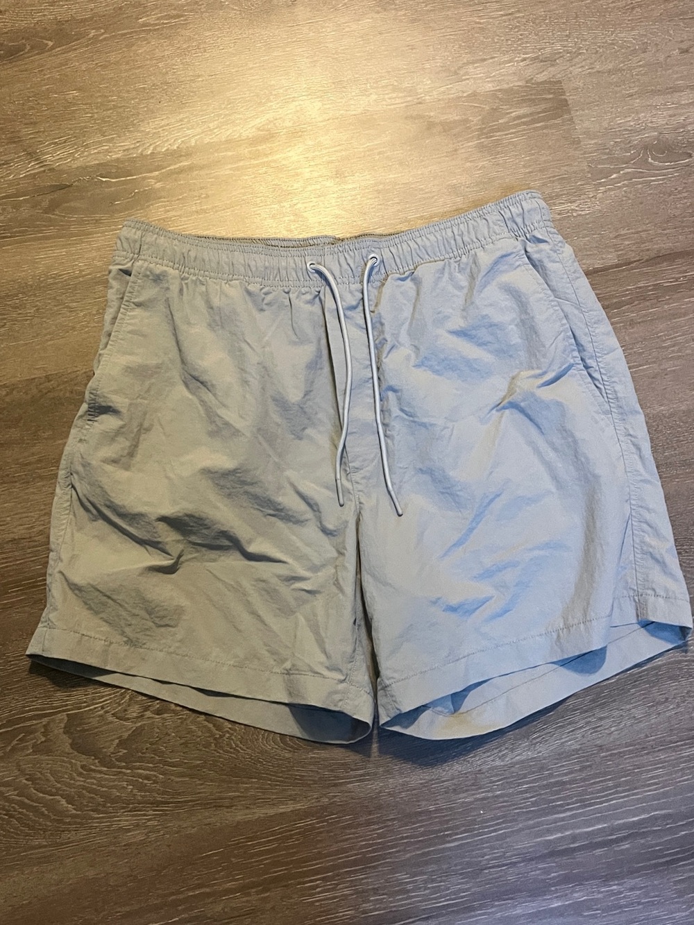 American Eagle Light Gray Elastic Waist Shorts size medium